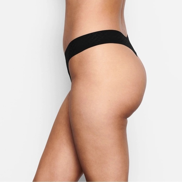 Skims Logo Mesh Skimpy Thong Onyx 2X NWT - Picture 2 of 5